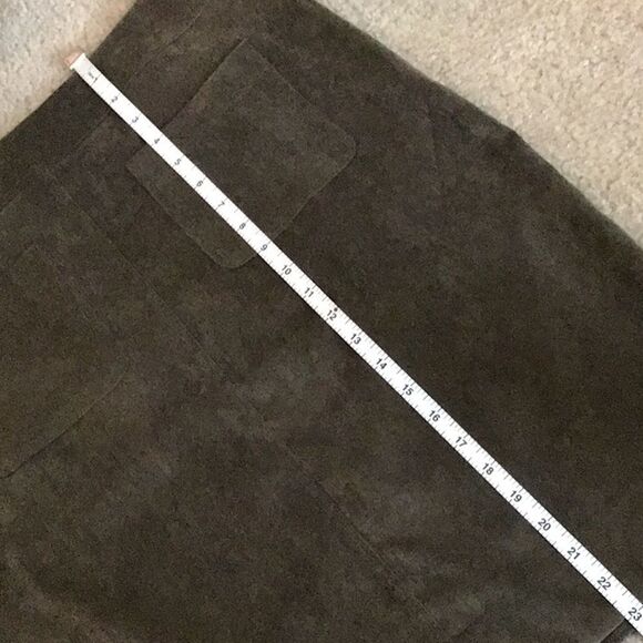 Zac & Rachel Skirt Olive Green Pinwale Coduroy Straight Size 12 - Picture 8 of 9